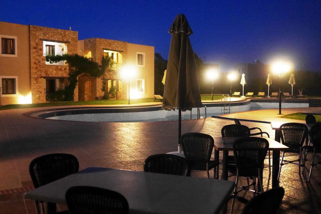 Areti Aparthotel La Canea Esterno foto
