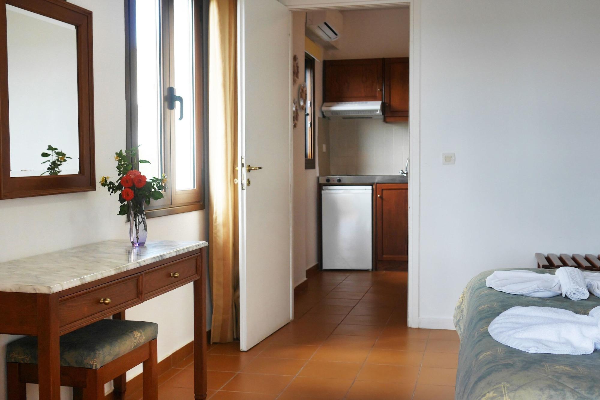 Areti Aparthotel La Canea Esterno foto